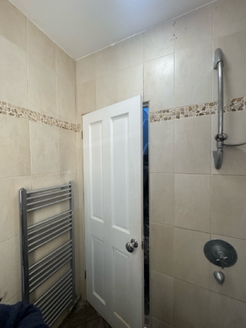 Bathroom renovation Wimbledon SW19 before 1