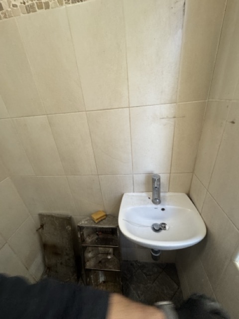 Bathroom renovation Wimbledon SW19 before 2