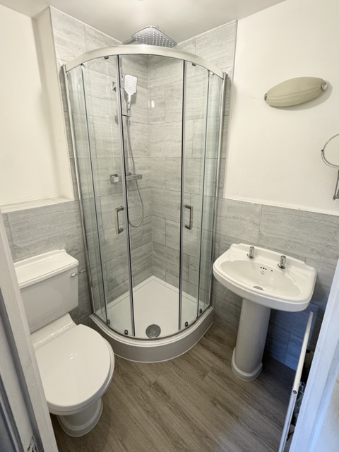 Modern bathroom in Worcester Park 