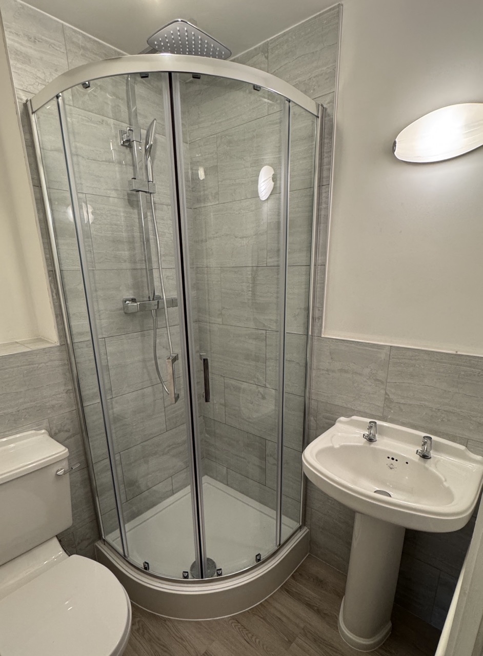 Bathroom renovation in Worcester Park by C&N ONLINE