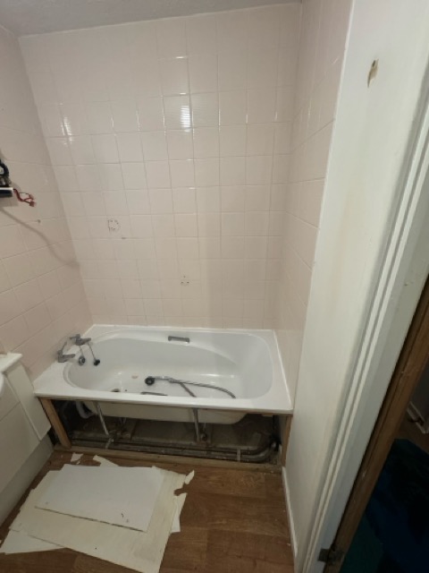 Bathroom renovation Sutton KT3 before 