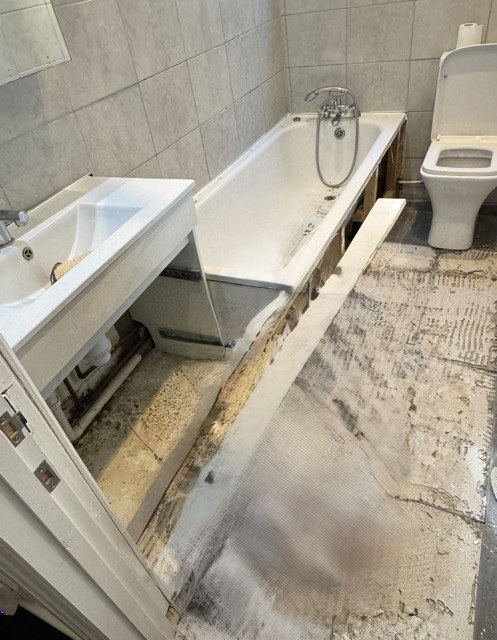 Bathroom renovation Balham before 