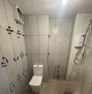 Bathroom renovation Sutton KT3 tiling2